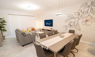 Luxurious Townhouse With Themed Rooms Near Disney