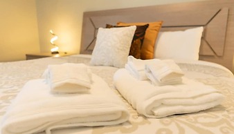 Luxurious Townhouse With Themed Rooms Near Disney