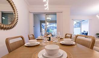 Amazing House Near the Parks