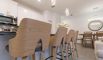 Amazing House Near the Parks