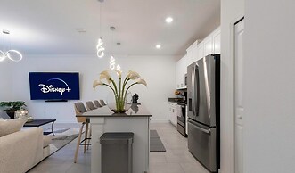 Amazing House Near the Parks