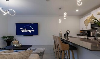 Amazing House Near the Parks