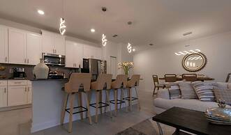 Amazing House Near the Parks