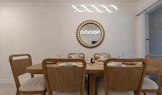 Amazing House Near the Parks