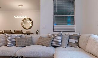 Amazing House Near the Parks