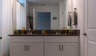 Amazing House Near the Parks