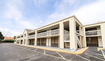 Entire Studio With Free Shuttle to Disney