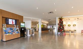 Entire Studio With Free Shuttle to Disney