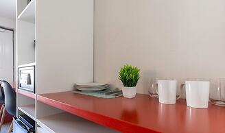 Entire Studio With Free Shuttle to Disney