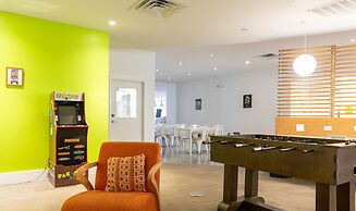 Entire Studio With Free Shuttle to Disney