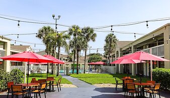 Entire Studio With Free Shuttle to Disney