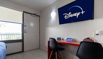 Entire Studio With Free Shuttle to Disney
