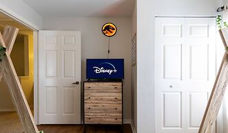 Amazing Family Townhouse Minutes From the Parks