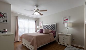 Amazing Family Townhouse Minutes From the Parks