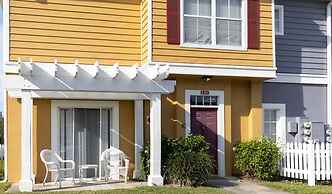 Amazing Family Townhouse Minutes From the Parks