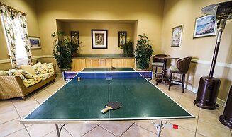 Amazing Family Townhouse Minutes From the Parks