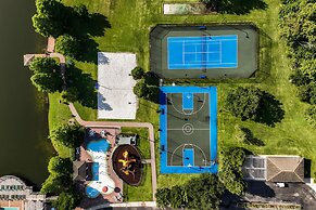 Amazing Family Townhouse Minutes From the Parks