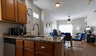 Amazing Family Townhouse Minutes From the Parks