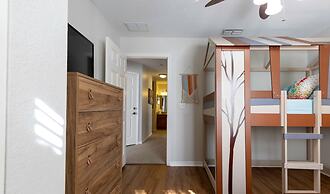 Amazing Family Townhouse Minutes From the Parks