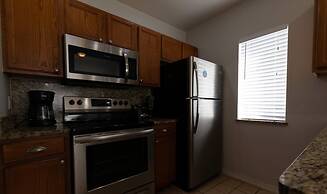 Amazing Family Townhouse Minutes From the Parks