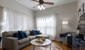 Amazing Family Townhouse Minutes From the Parks