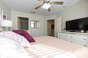 Amazing Family Townhouse Minutes From the Parks