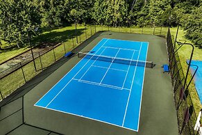 Amazing Family Townhouse Minutes From the Parks