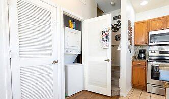 Amazing Family Townhouse Minutes From the Parks