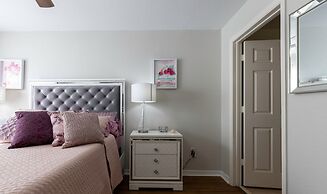 Amazing Family Townhouse Minutes From the Parks