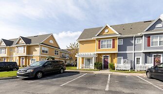 Amazing Family Townhouse Minutes From the Parks