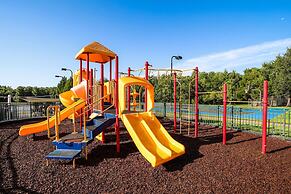 Amazing Family Townhouse Minutes From the Parks