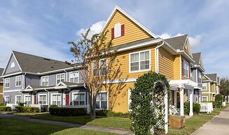 Amazing Family Townhouse Minutes From the Parks