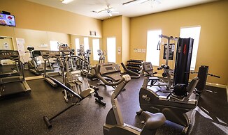 Amazing Family Townhouse Minutes From the Parks