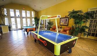 Amazing Family Townhouse Minutes From the Parks