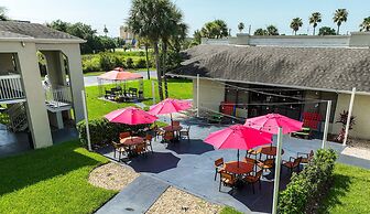 Entire Studio With Free Shuttle to Disney