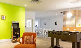 Entire Studio With Free Shuttle to Disney