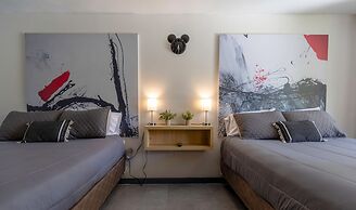 Entire Studio With Free Shuttle to Disney