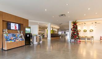 Entire Studio With Free Shuttle to Disney