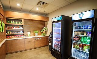 Entire Studio With Free Shuttle to Disney