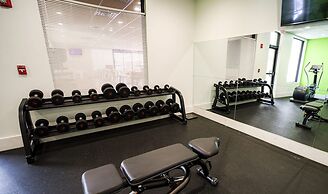 Entire Studio With Free Shuttle to Disney