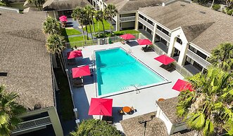 Entire Studio With Free Shuttle to Disney