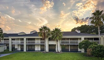 Entire Studio With Free Shuttle to Disney