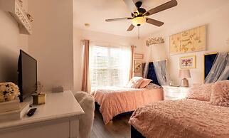 Entire House in Resort Just Minutes From Disney