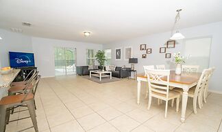 Beautiful Vacation Home Near Disney