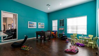 Fabulous Townhome Near the Parks