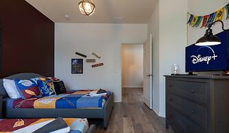 Fabulous Townhome Near the Parks