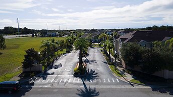 Fabulous Townhome Near the Parks