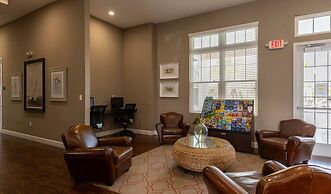 Fabulous Townhome Near the Parks