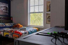 Fabulous Townhome Near the Parks