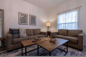 Fabulous Townhome Near the Parks